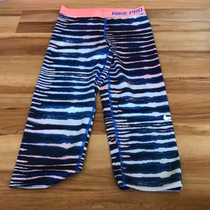 Nike pro crop leggings